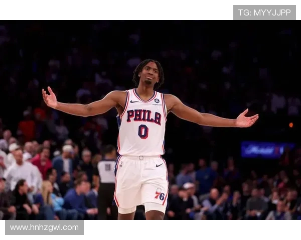 马克西表现出色16投7中砍下22分9篮板7助攻1抢断助力球队胜利